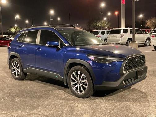 2024 Toyota Corolla Cross XLE