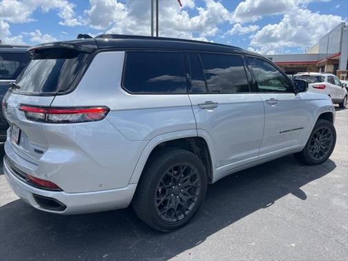 2023 Jeep Grand Cherokee L Summit Reserve