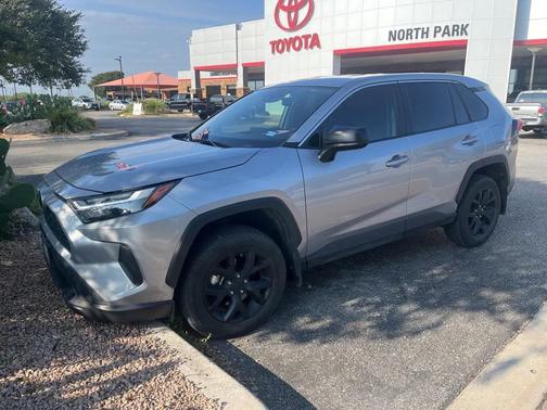 2023 Toyota RAV4 LE