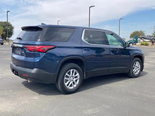 2023 Chevrolet Traverse LS