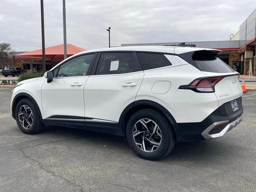 2024 Kia Sportage LX