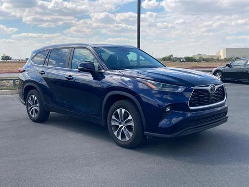2024 Toyota Highlander XLE
