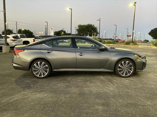 2023 Nissan Altima 2.5 SL