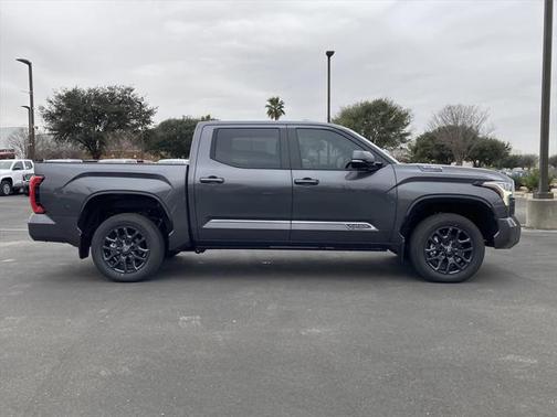 2025 Toyota Tundra Hybrid Platinum