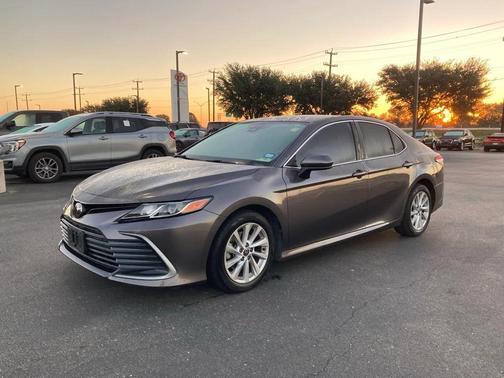 2022 Toyota Camry LE
