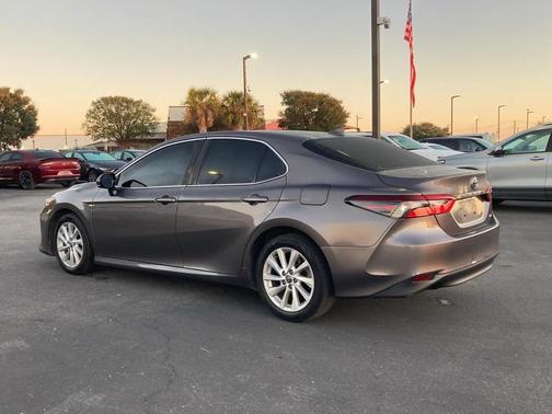 2022 Toyota Camry LE