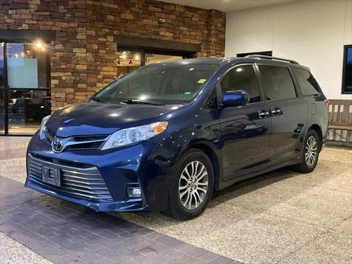 2018 Toyota Sienna XLE Premium