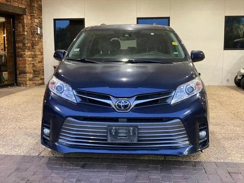 2018 Toyota Sienna XLE Premium