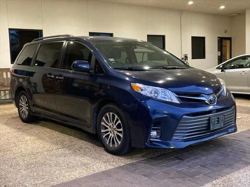 2018 Toyota Sienna XLE Premium