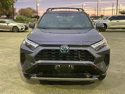 2023 Toyota RAV4 Hybrid SE