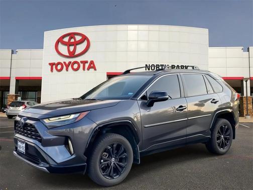 2022 Toyota RAV4 Hybrid SE