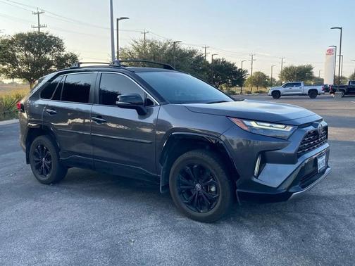 2022 Toyota RAV4 Hybrid SE