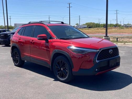 2024 Toyota Corolla Cross XLE