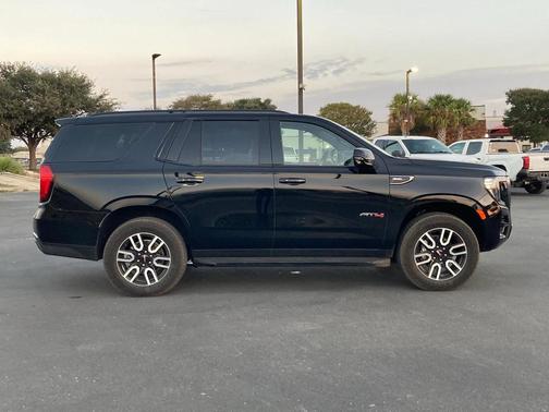 2024 GMC Yukon 4WD AT4