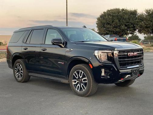 2024 GMC Yukon 4WD AT4
