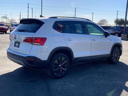 2022 Volkswagen Taos 1.5T S