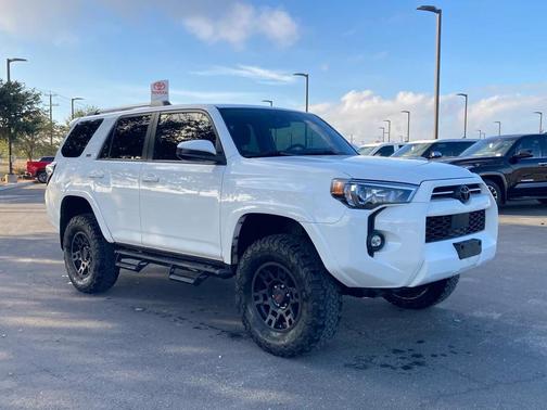 2023 Toyota 4Runner SR5