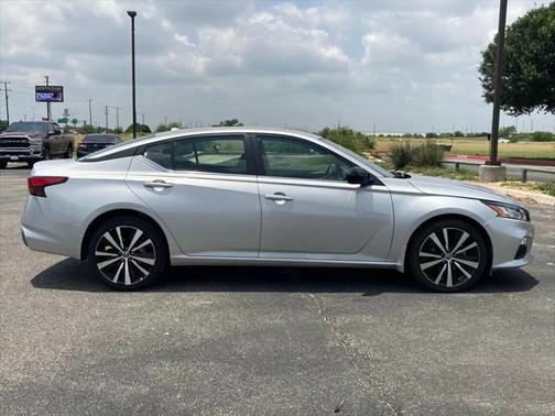 2022 Nissan Altima SR Intelligent AWD