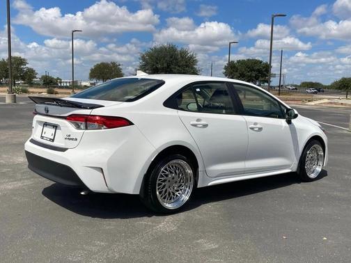 2024 Toyota Corolla Hybrid LE