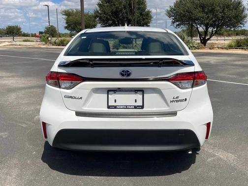 2024 Toyota Corolla Hybrid LE