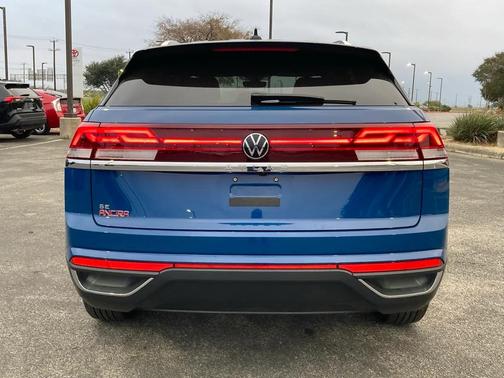 2025 Volkswagen Atlas Cross Sport 2.0T SE