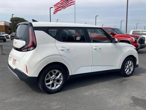 2024 Kia Soul LX