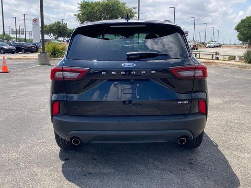 Black Metallic 2025 Ford Escape ST-Line