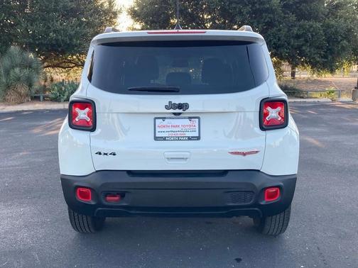 2023 Jeep Renegade Trailhawk