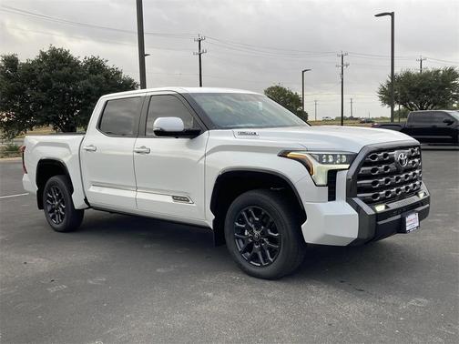 2026 Toyota Tundra Hybrid Platinum