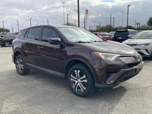 2018 Toyota RAV4 LE