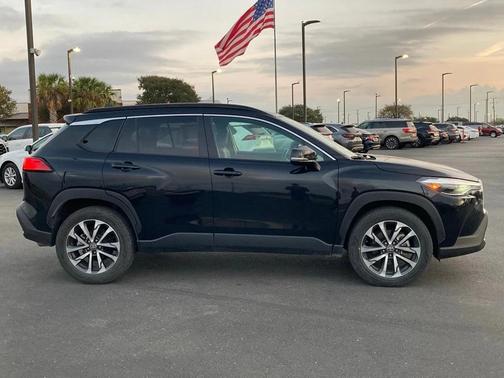 2023 Toyota Corolla Cross XLE