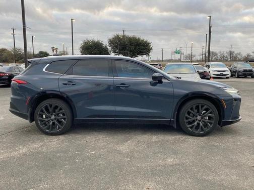 2025 Toyota Crown Signia Limited