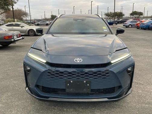 2025 Toyota Crown Signia Limited