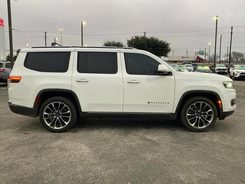 2022 Jeep Wagoneer Series III 4x4