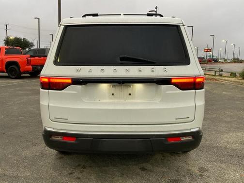 2022 Jeep Wagoneer Series III 4x4