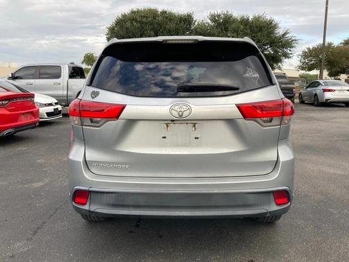 2018 Toyota Highlander LE I4