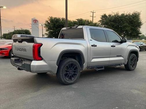 2022 Toyota Tundra SR5