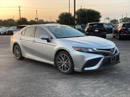 2023 Toyota Camry SE