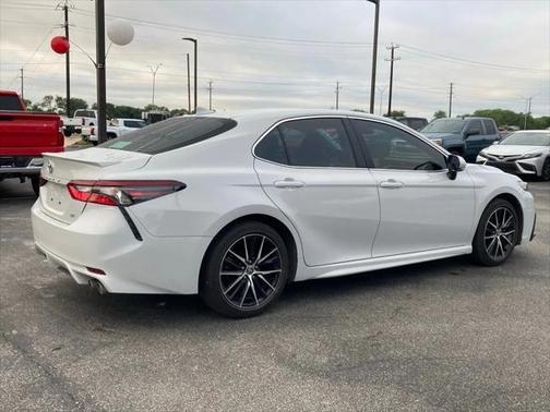 2024 Toyota Camry SE