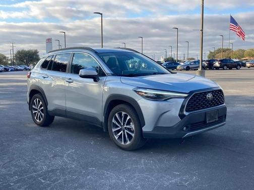 2022 Toyota Corolla Cross XLE