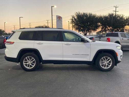 2023 Jeep Grand Cherokee L Laredo