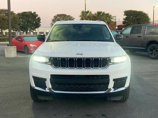 2023 Jeep Grand Cherokee L Laredo
