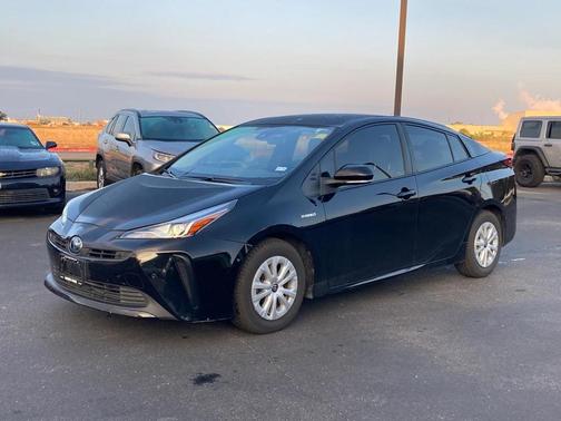2022 Toyota Prius LE