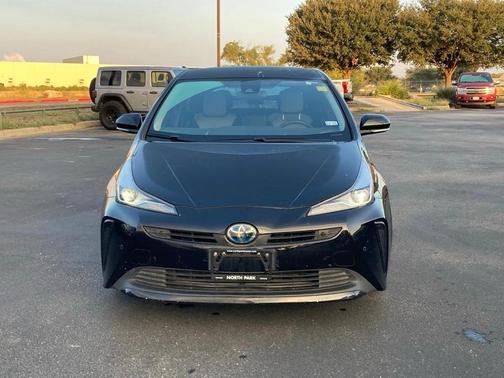 2022 Toyota Prius LE