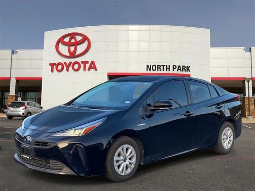 2022 Toyota Prius LE