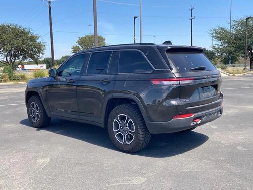 2022 Jeep Grand Cherokee Trailhawk