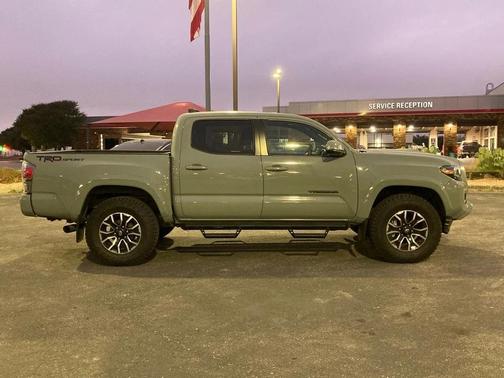 2022 Toyota Tacoma TRD Sport