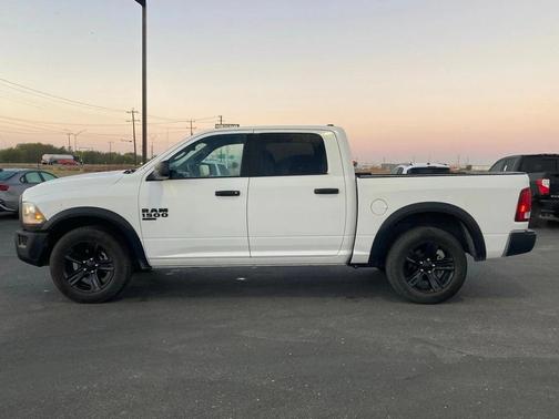 2024 RAM 1500 Classic Warlock Crew Cab 4x2 5'7' Box