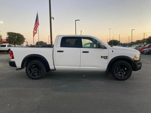 2024 RAM 1500 Classic Warlock Crew Cab 4x2 5'7' Box