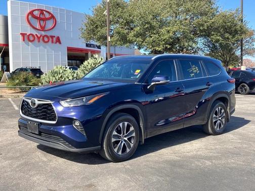 2023 Toyota Highlander XLE